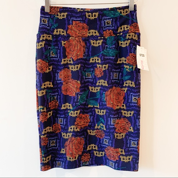 LuLaRoe Dresses & Skirts - ⭐️5/$25 NWT Lula Roe Aztec Rose Floral Pencil
